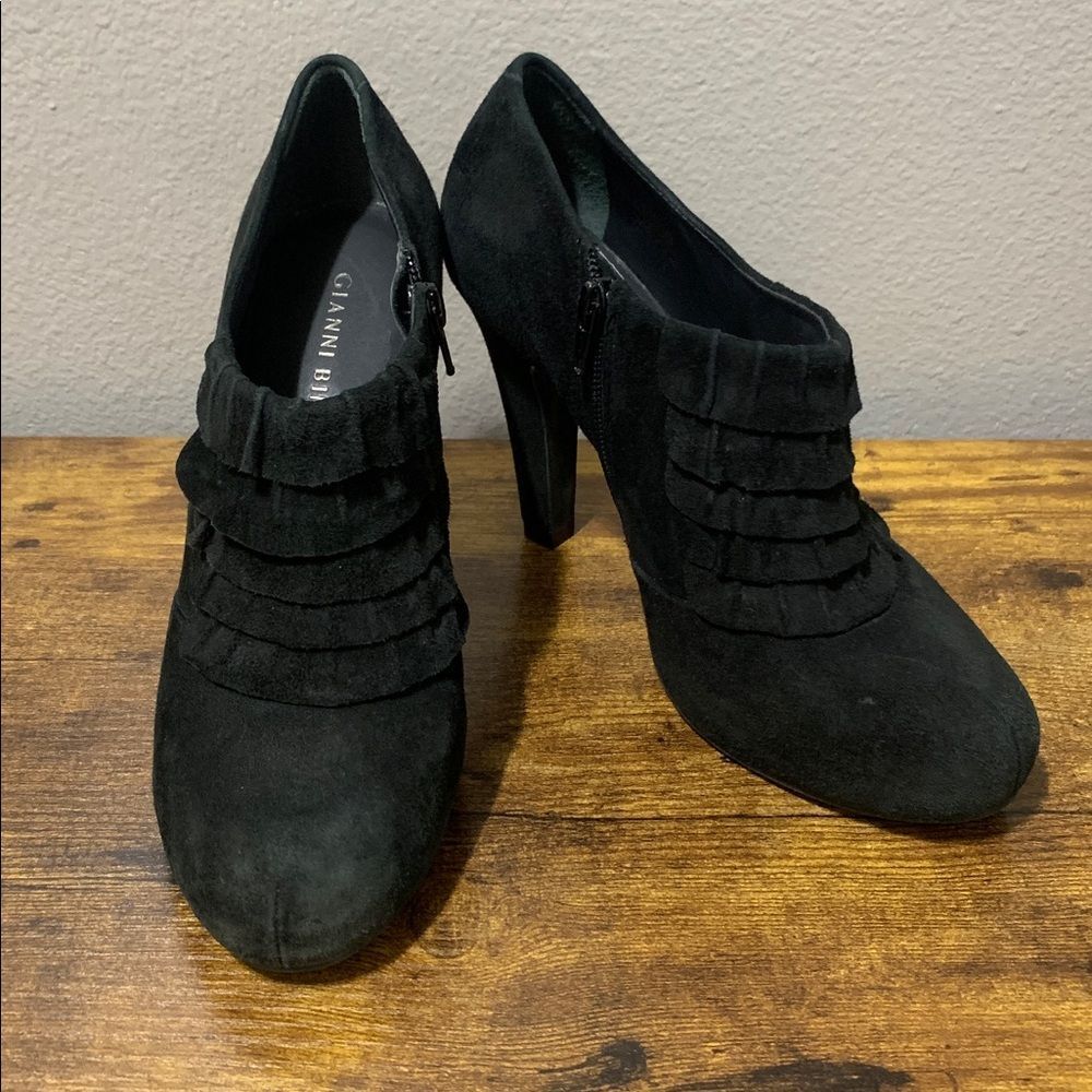 Gianni Bini black suede heeled booties Size 7.5